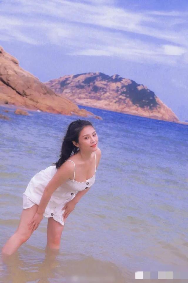 这些女星的身材告诉你：“干干瘪瘪”不叫美，珠圆玉润才更有韵味