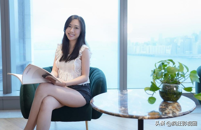 蜜桃女神李丽珍，被闺蜜“出卖”险些跳楼，56岁活成真玉女