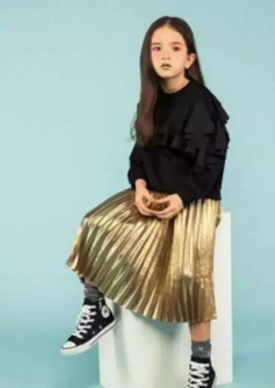 请问生这样的女儿有说明书吗?可爱混血萝莉 崔路易