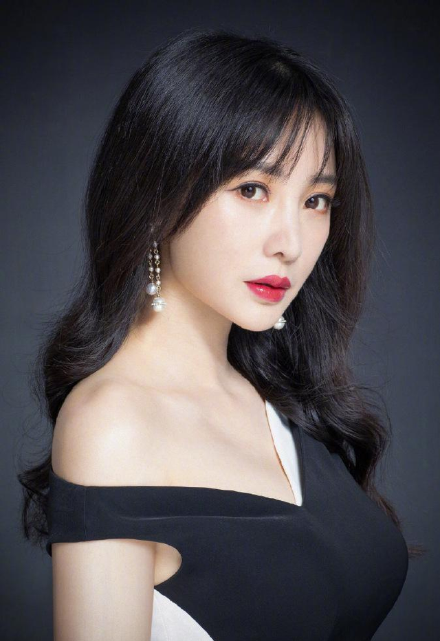 湖南盛产美人，6位湘籍女星，个个亭亭玉立，貌若天仙，千娇百媚