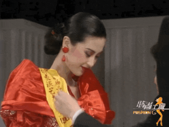 31年前内地“港姐”大赛，不露胸、屁股一样美：当年审美正常