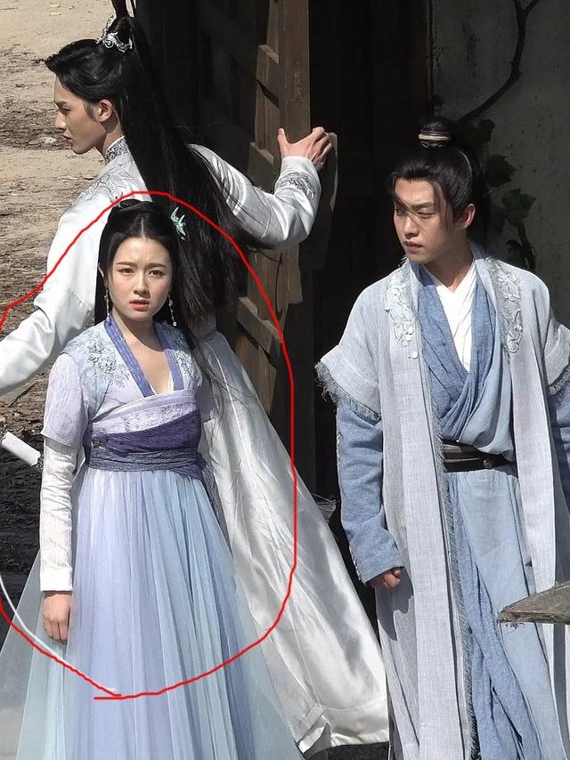看脸好惊艳，一看全身就完蛋！这些女明星，被身材拖累的好惨
