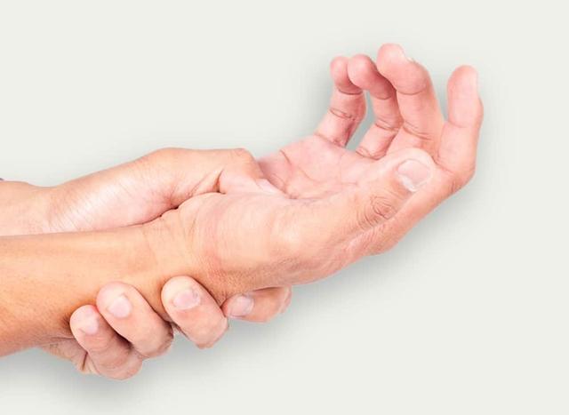 50岁女性频繁发作腱鞘炎，预示着您可能要进入更年期了，请别忽视