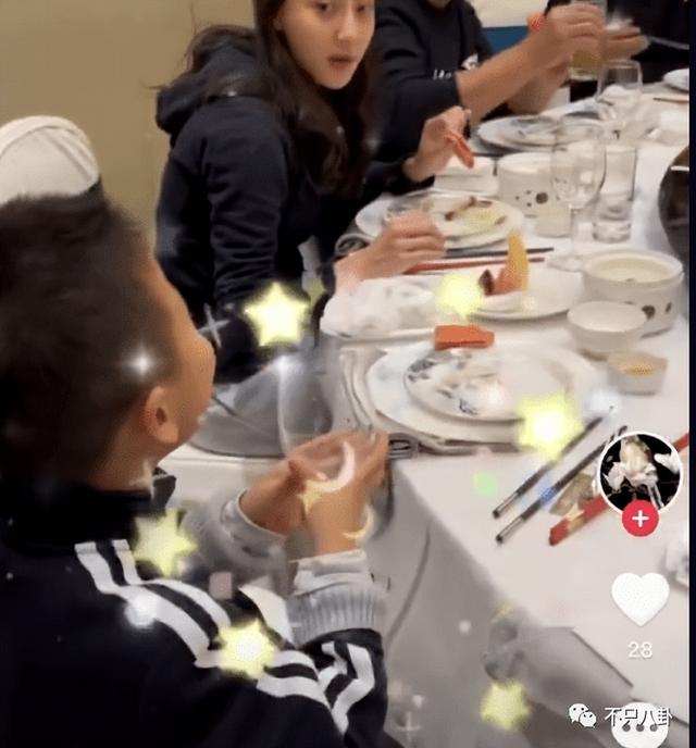 控诉前夫高新杰婚内孕期出轨女演员？但张君竹自己好像也挺吓人啊