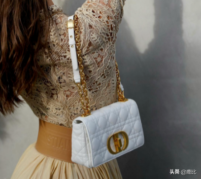 爱包女孩必看｜21款当下最火的大牌包包，综合实力能得几分？