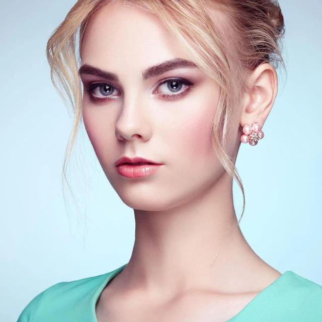 国外美女摄影:简直太漂亮了