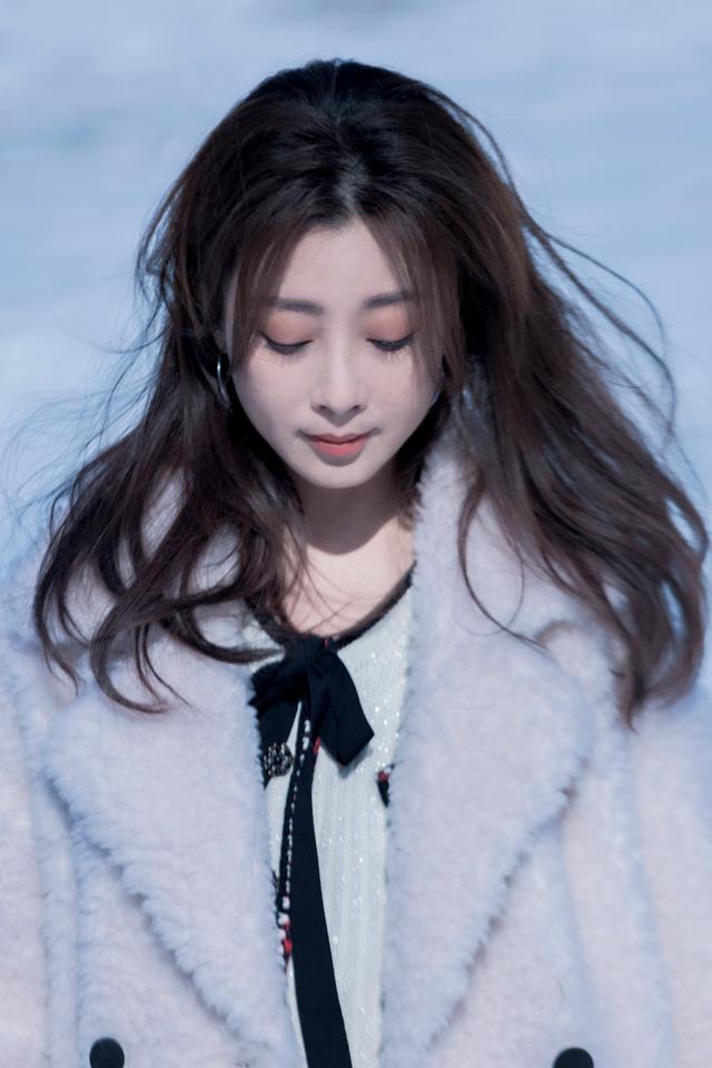 这些女星的身材告诉你：“干干瘪瘪”不叫美，珠圆玉润才更有韵味