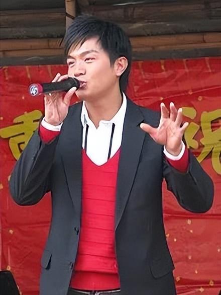 TVB前绿叶做足20年被逼走 转做网红收入丰厚！为丈夫连生三胎