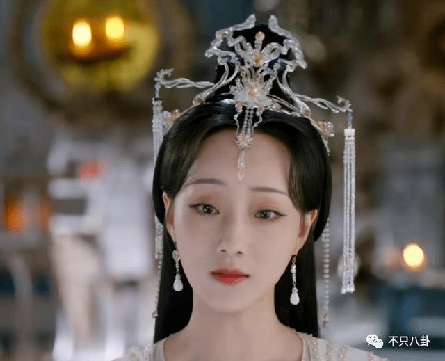 控诉前夫高新杰婚内孕期出轨女演员？但张君竹自己好像也挺吓人啊