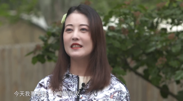 56岁港圈女神被催生？！近况曝光后网友怒赞：美女的人生你管不着