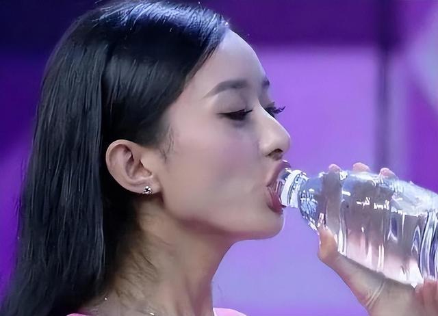 泫雅演唱会事件“可见一斑”，这样的“性凝视”太丑陋了！