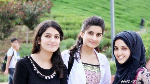 巴基斯坦美女，不轻易拉开面纱，怕美到你“失眠”！