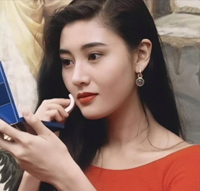 再看5位亚洲小姐：拍三级，揭丑闻，争名夺利犹如宫斗计