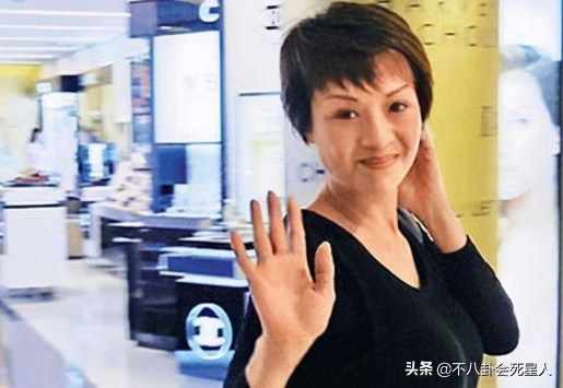 8位女星“一脱成名”,美艳背后,有人终身未婚,还有人跳楼自杀