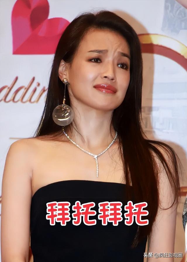 蜜桃女神李丽珍，被闺蜜“出卖”险些跳楼，56岁活成真玉女