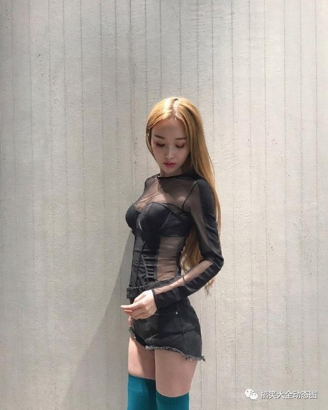 「内涵美女图」大胸妹纸要够凶才可爱哦!