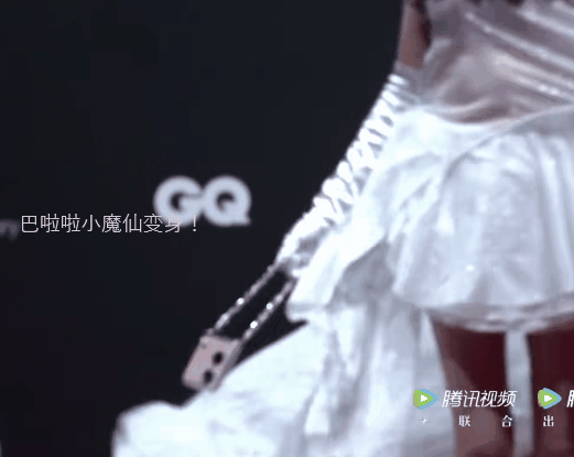 这一夜，张嘉倪美艳，关晓彤清凉，女明星的姿态万千，一眼沦陷