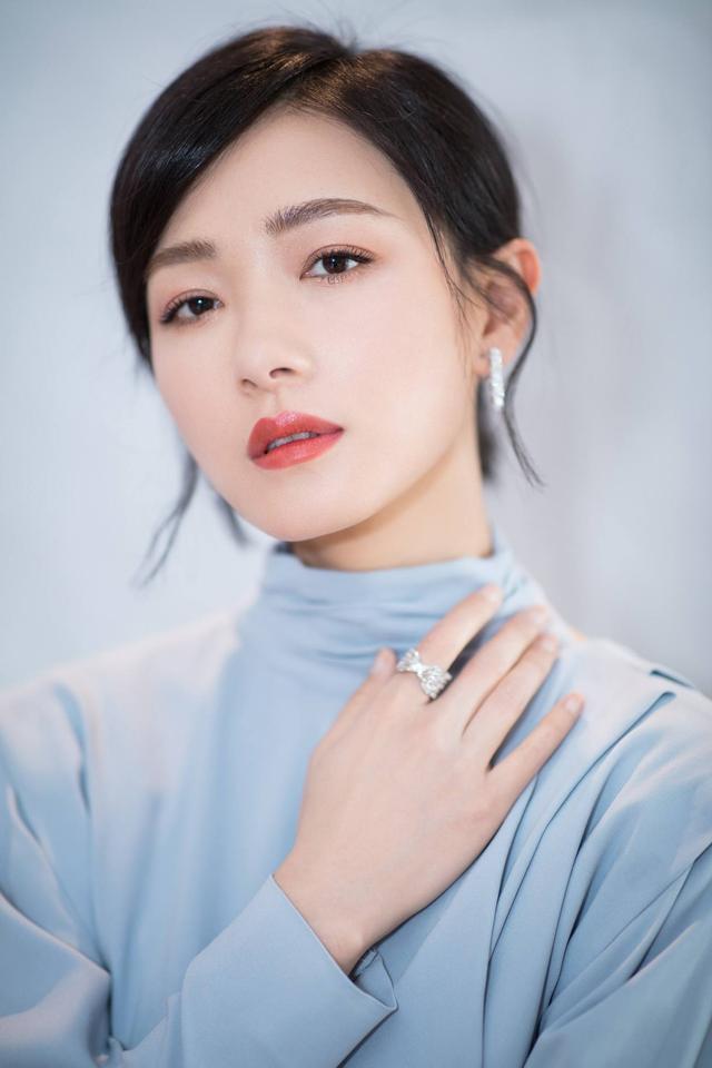 湖南盛产美人，6位湘籍女星，个个亭亭玉立，貌若天仙，千娇百媚