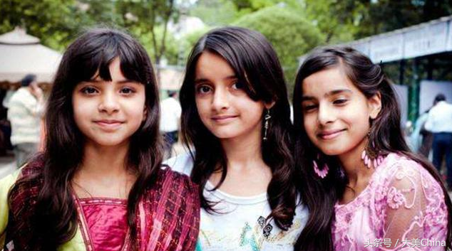 巴基斯坦美女，不轻易拉开面纱，怕美到你“失眠”！