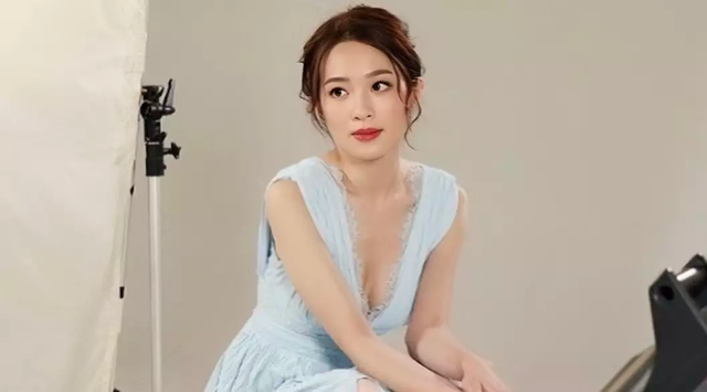 香港知名女星新剧迎破格性演出！差点遭活体解剖，几乎全裸上阵