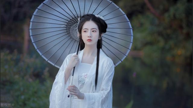 十首关于抒情演绎美丽女人的歌曲，深情温柔略带忧伤的音符世界