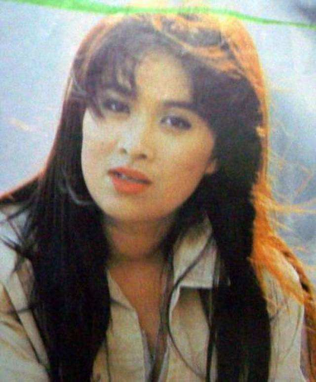 女星纯天然挂历照：刘晓庆孙俪宋丹丹汪明荃那英…巩俐腋毛都没刮