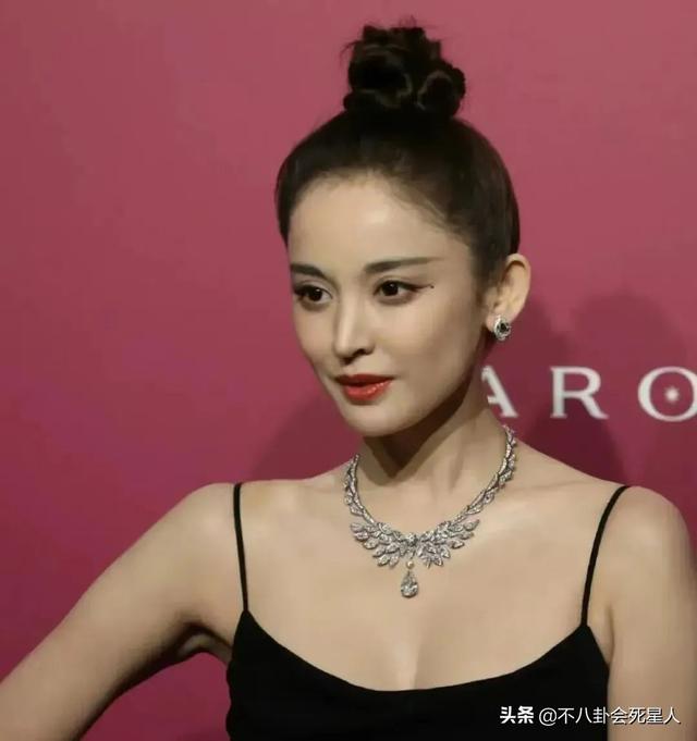 有种“整容”叫鼻子变了,萧亚轩近照像格格巫,袁姗姗认不出