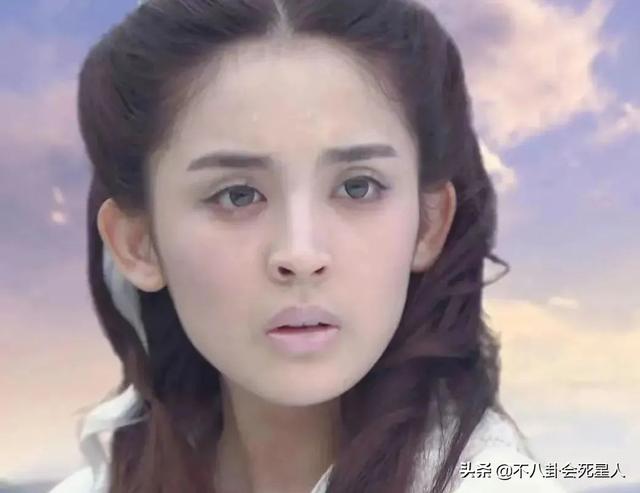 有种“整容”叫鼻子变了,萧亚轩近照像格格巫,袁姗姗认不出