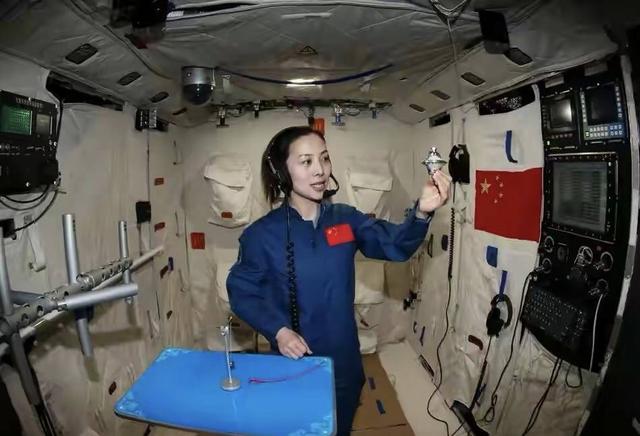 41岁山东女人，会开4种飞机，曾支援汶川，38岁考北大，凭啥？