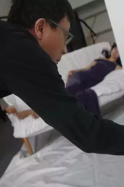 油画大师们笔下的美女明星们，林志玲最美，她最仙