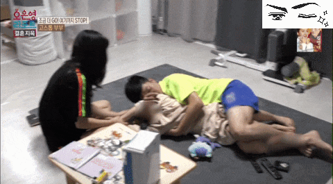 这是在干嘛？韩综结婚地狱引争议：继父硬摸继女屁股被网友指责