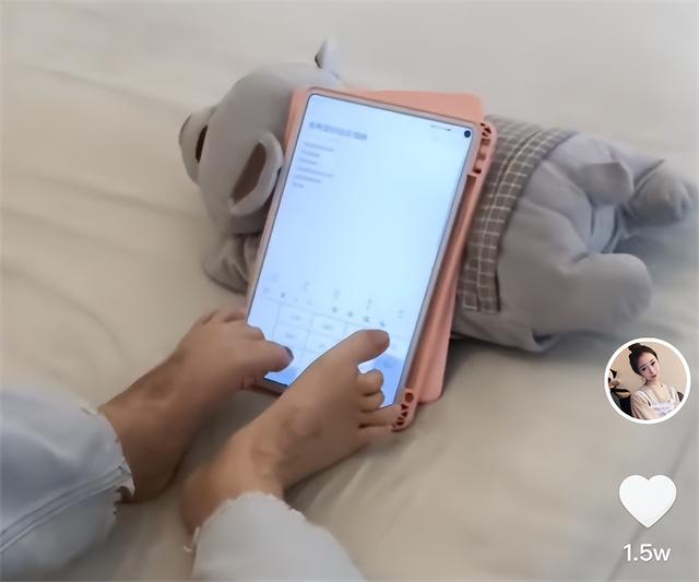 24岁女孩烧伤928天后重生!12次手术仍不放弃,向河南灾情捐500元