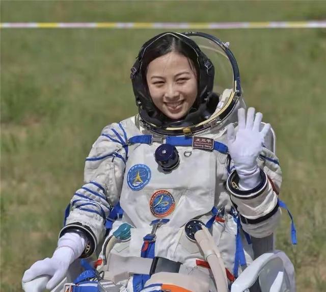 41岁山东女人，会开4种飞机，曾支援汶川，38岁考北大，凭啥？