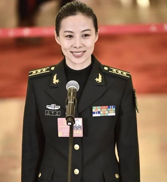 41岁山东女人，会开4种飞机，曾支援汶川，38岁考北大，凭啥？