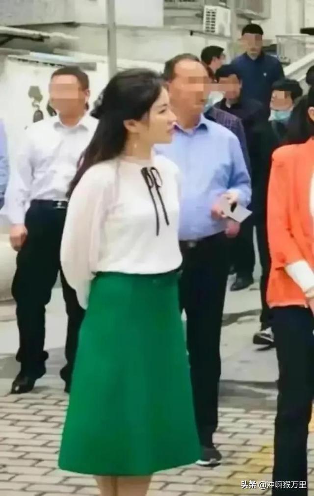 美女局长戴璐：出轨风波虽已过，却留下身影飘飘，暗香点点