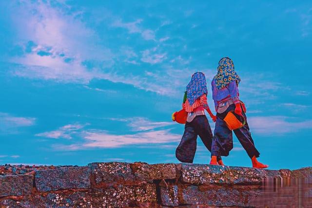 福建惠东半岛海边，生活着一群特殊的民间风情女人