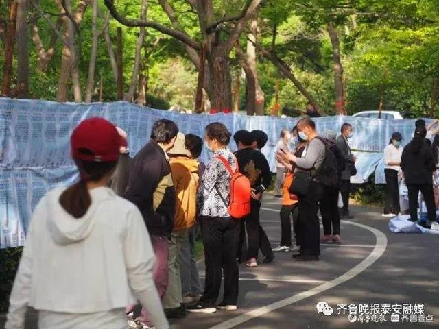 30万＋网友在线观看！今天下午还有2场，速来围观帅哥美女