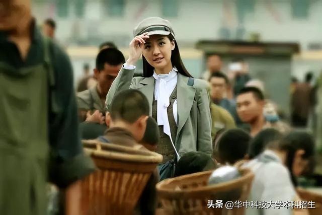 气质出众!毕业于华中科技大学,这位女神主持人屡登央视,“跨界”出演电视剧