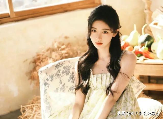 有种“整容”叫鼻子变了,萧亚轩近照像格格巫,袁姗姗认不出