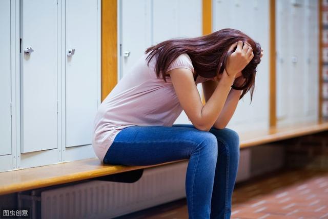 女人有以下4种行为，那就是在犯贱