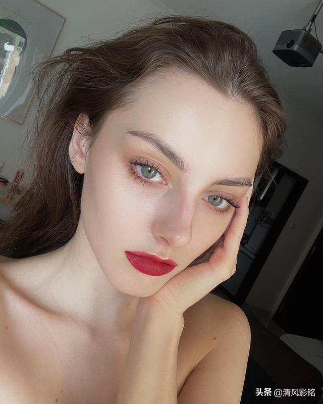 超深邃的绿色眼眸！白俄罗斯美女小姐姐Marina Bondarko美照