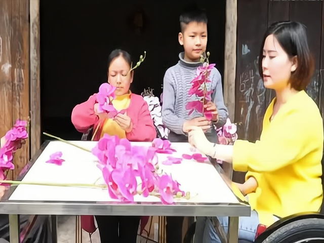 “轮椅女孩”杨淑亭:从颓废残疾女到美女总裁,她的人生如何逆袭