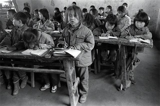 31年前，她因一双“大眼睛”震撼全国，安徽女孩苏明娟现状如何？