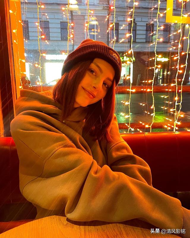 超深邃的绿色眼眸！白俄罗斯美女小姐姐Marina Bondarko美照