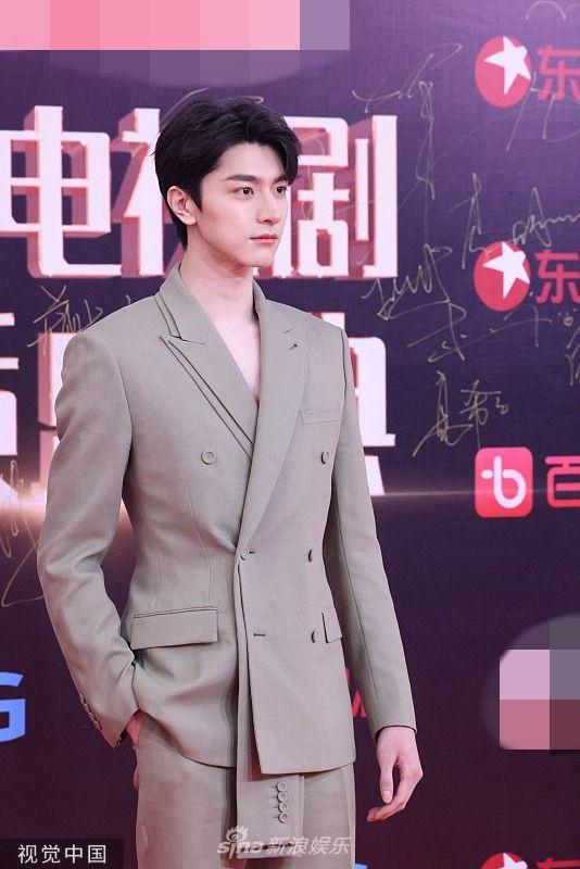 李小冉张萌万茜李一桐红毯争艳!众多美女魅力不可小觑