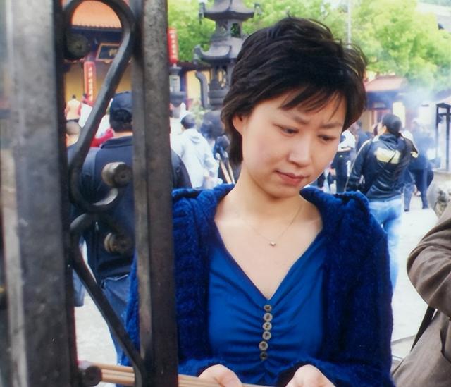 著名主持人魏笑：新婚24小时离世，痴情丈夫为爱守护15年至今未娶