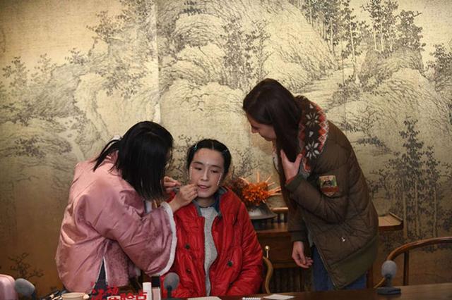 宋代美女如何化妆?杭图《靓妆侍女图》为你解密