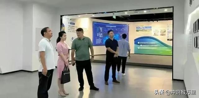 美女局长戴璐：出轨风波虽已过，却留下身影飘飘，暗香点点