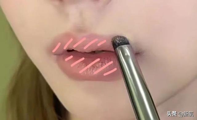 10秒自测唇形，教你如何画出满分美女唇