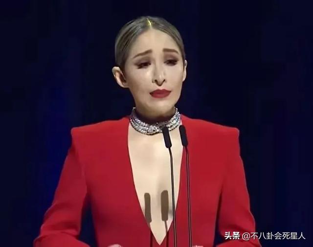 有种“整容”叫鼻子变了,萧亚轩近照像格格巫,袁姗姗认不出